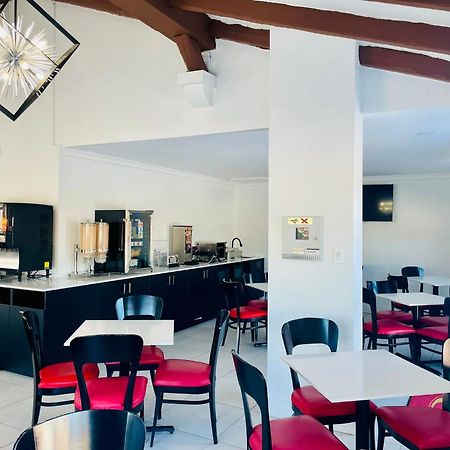 Econo Lodge Brossard Exterior foto