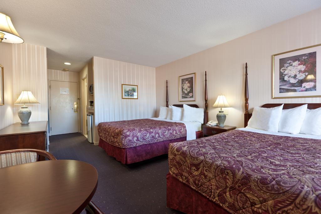 Econo Lodge Brossard Exterior foto