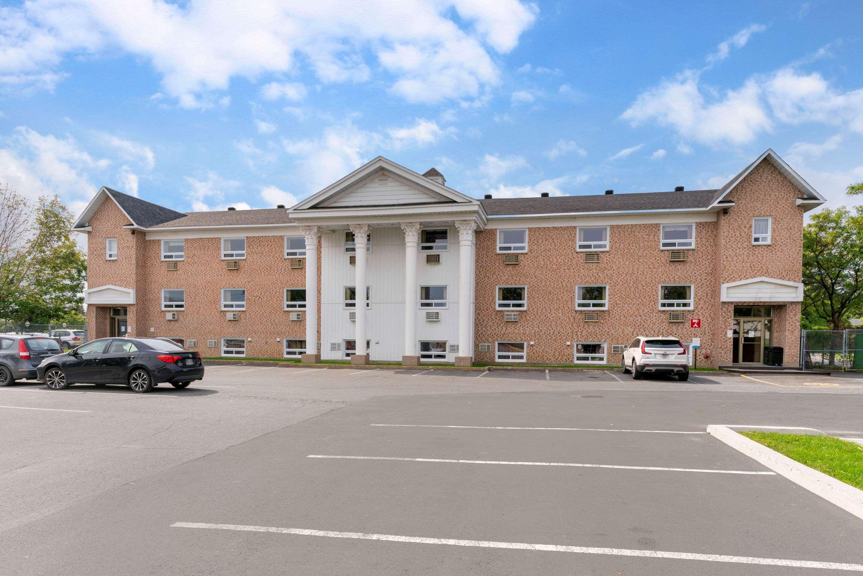 Econo Lodge Brossard Exterior foto