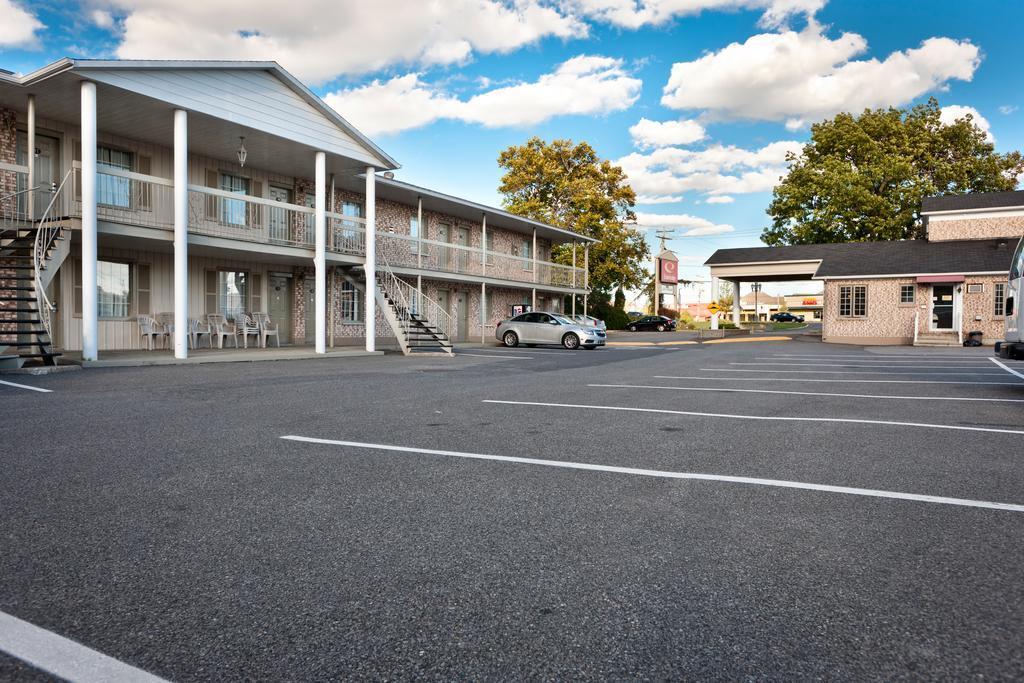Econo Lodge Brossard Exterior foto
