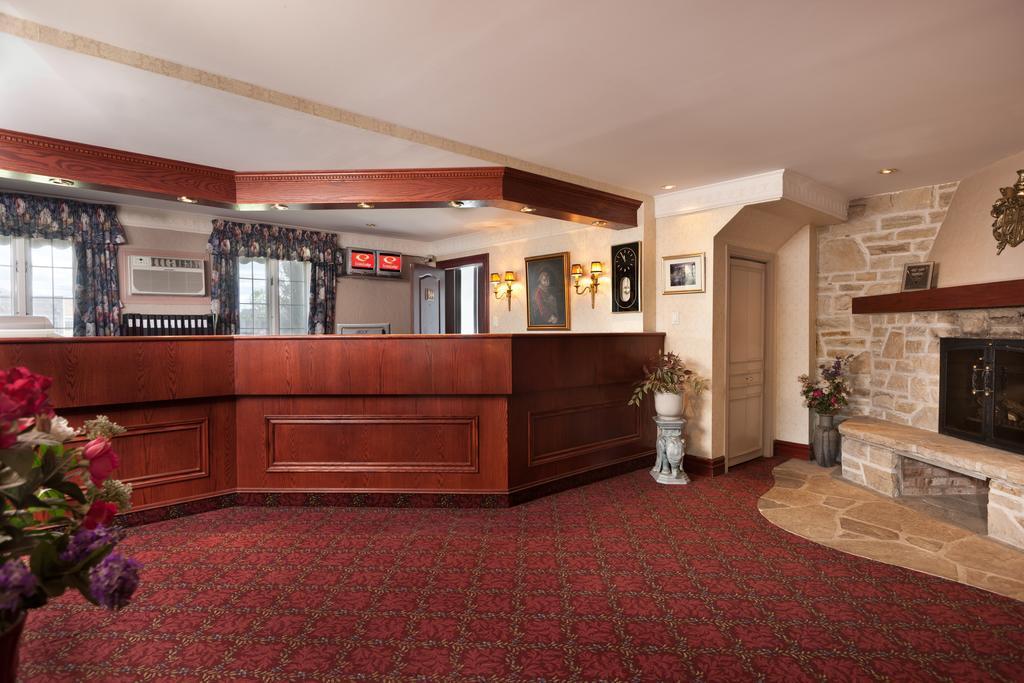 Econo Lodge Brossard Exterior foto