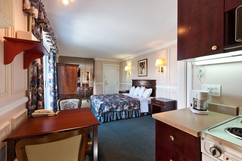 Econo Lodge Brossard Exterior foto